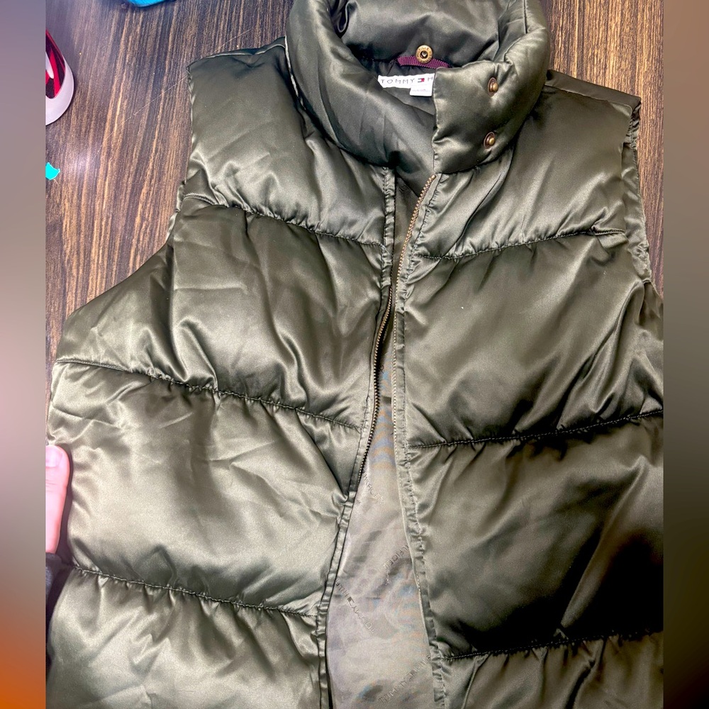 Tommy Hilfiger vest. Size Large